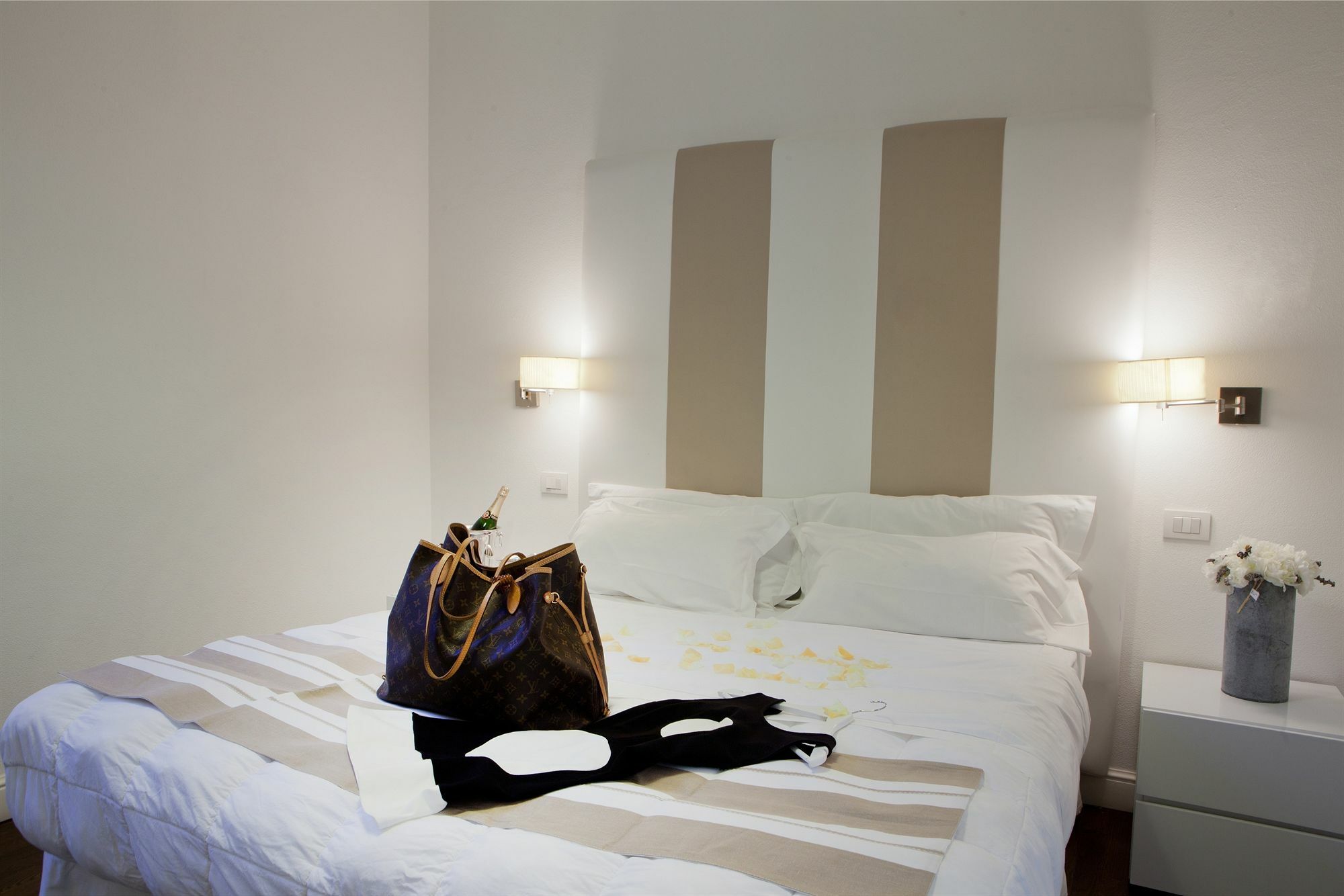 Pley Cagliari Boutique Suites Esterno foto